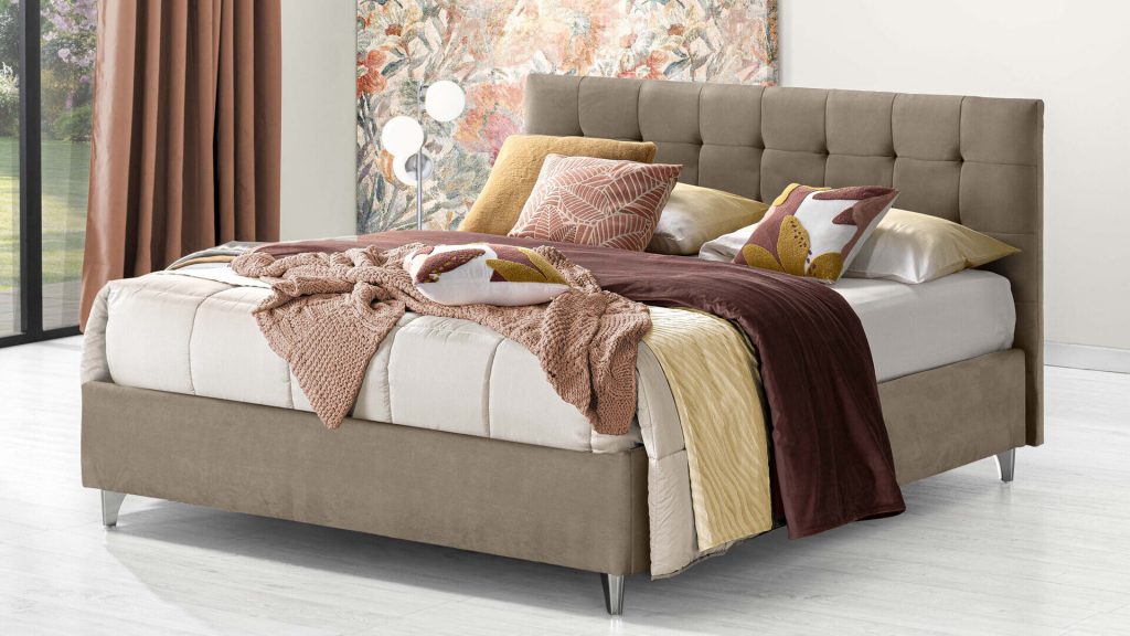 Letto matrimoniale giroletto Grace con piedini, per chi cerca minimalismo e pulizia rapida